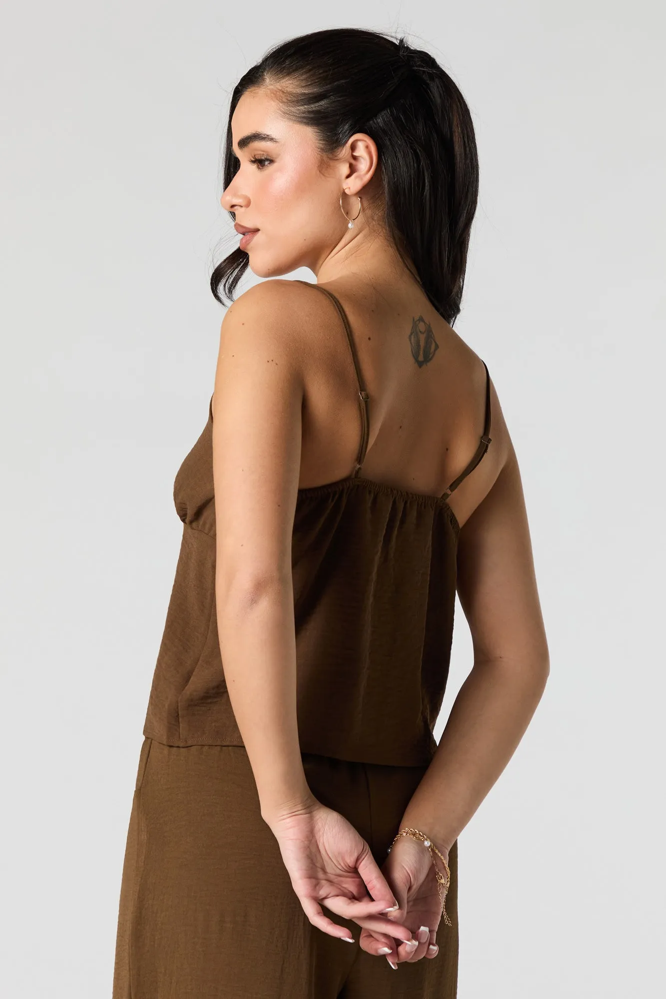 Camisole volantée avec attache