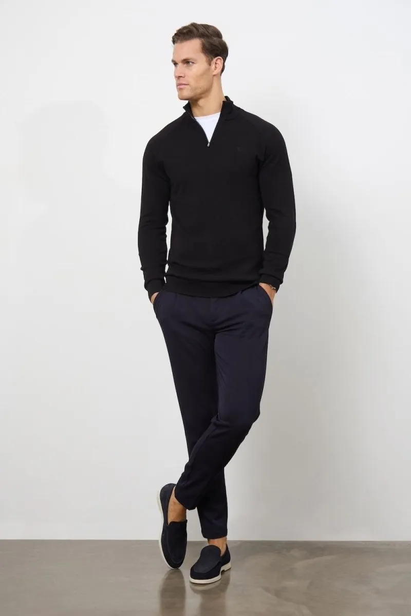 Half Zip Neck in Black
