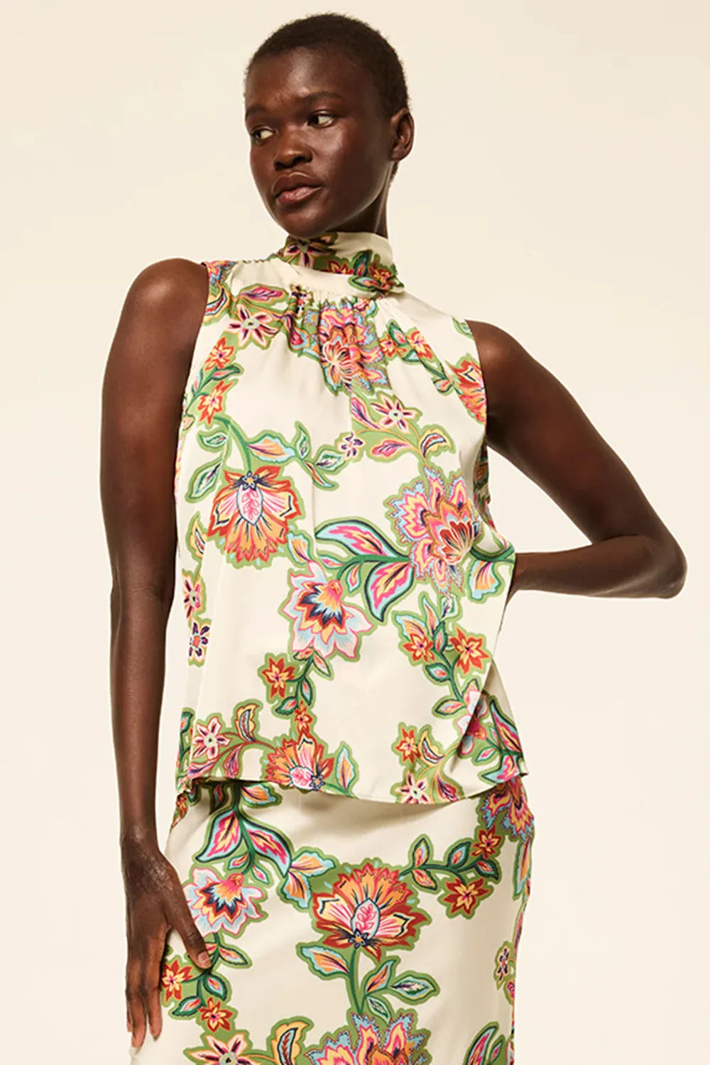Mi92167 Lattice Floral Top