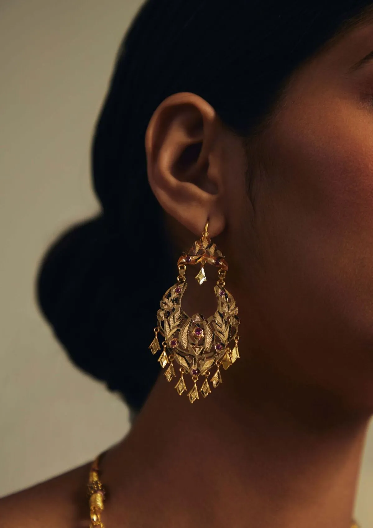 Raniya Gold Earrings