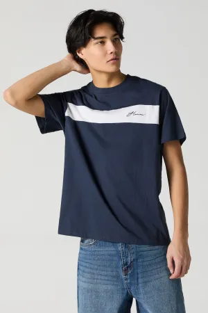 T-shirt avec motif brodé et blocs de couleurs