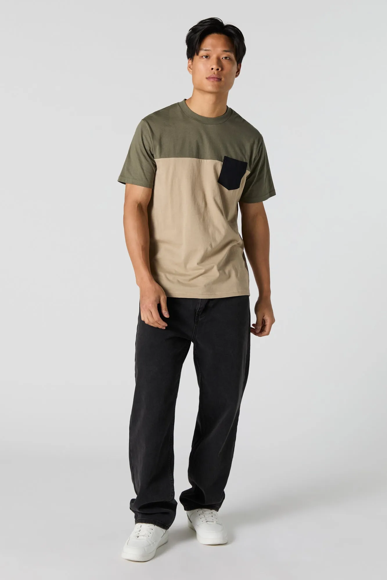 T-shirt avec poches plaquée et blocs de couleurs