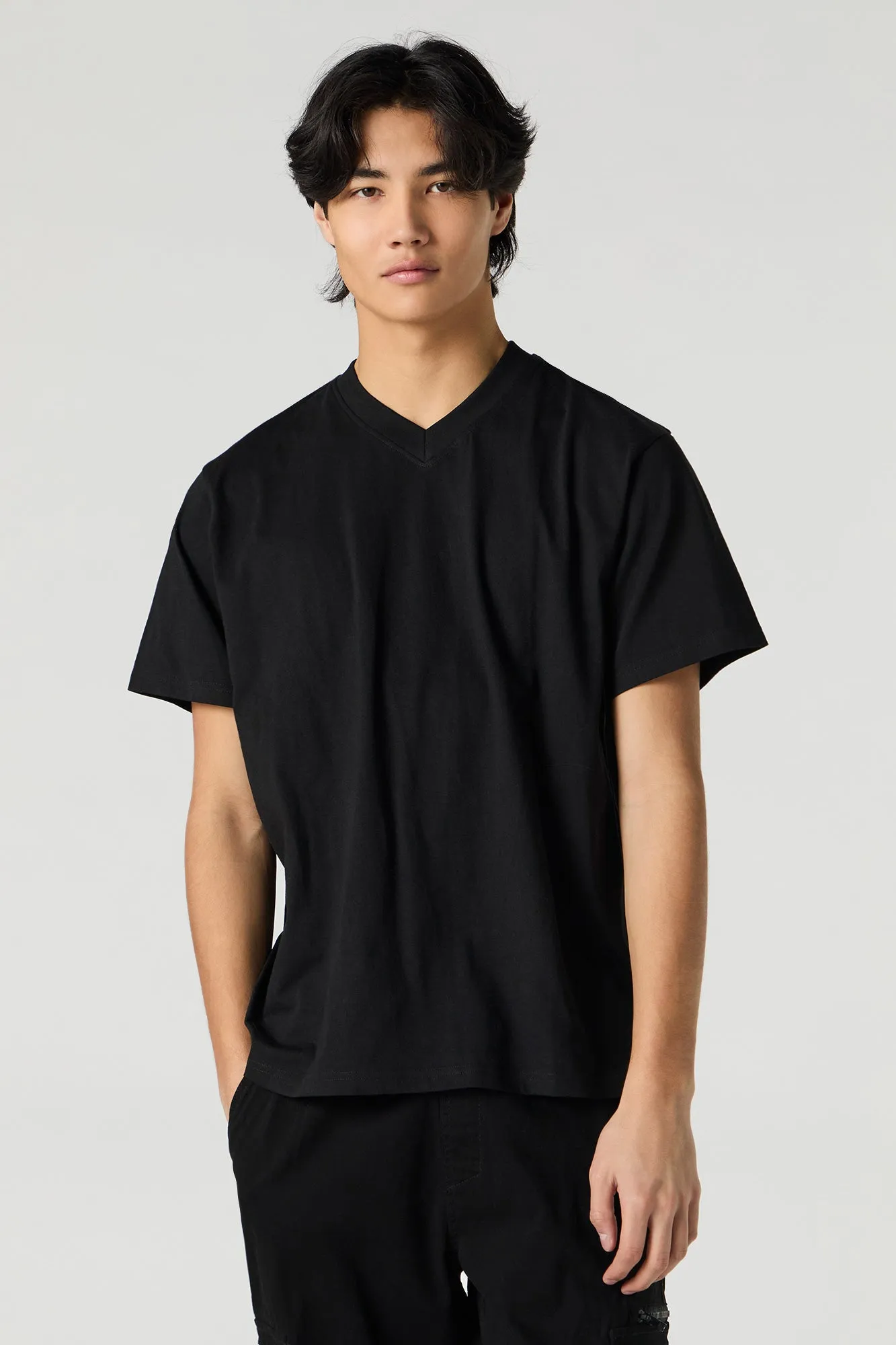 T-shirt uni à encolure en V
