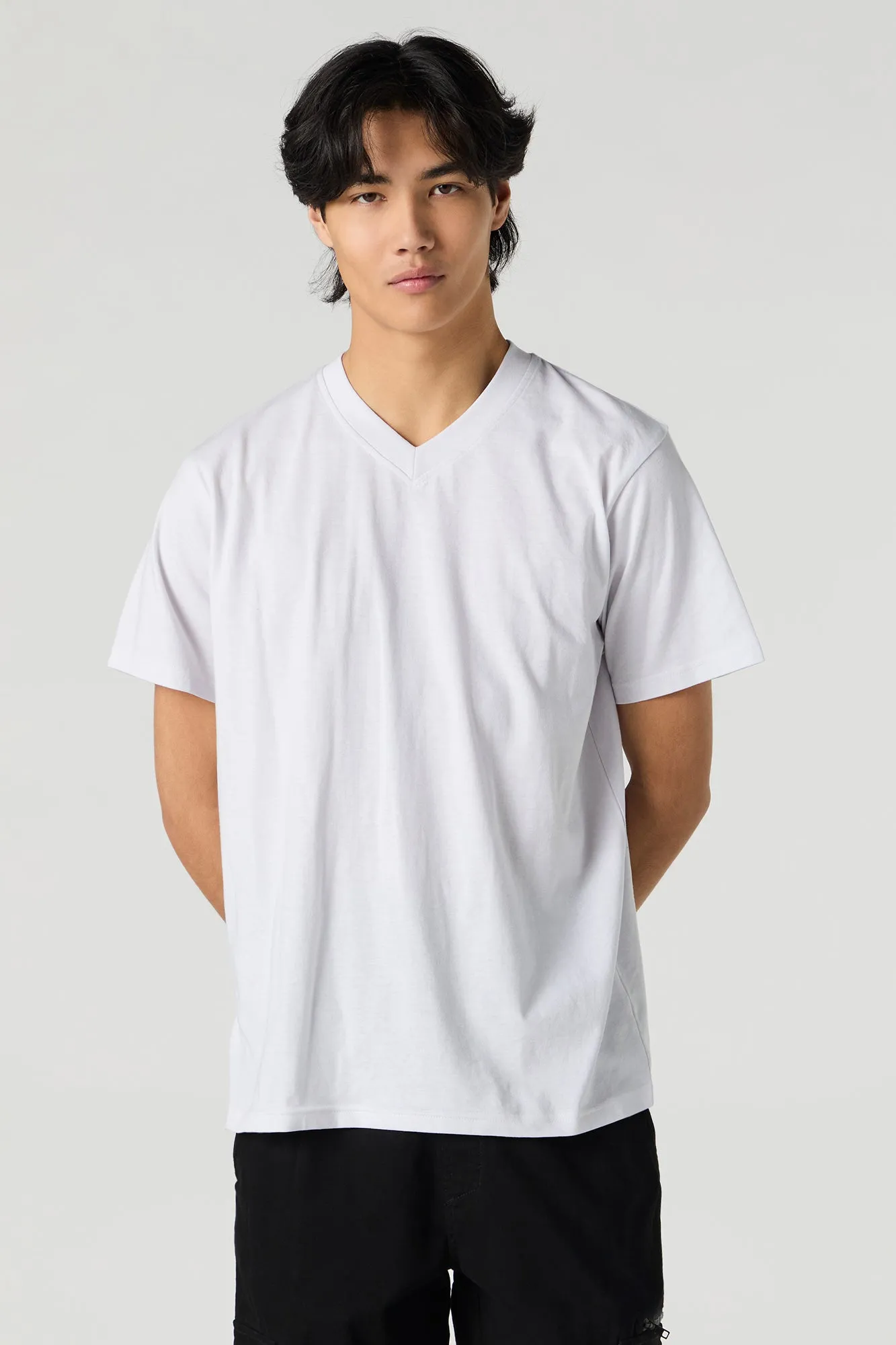 T-shirt uni à encolure en V