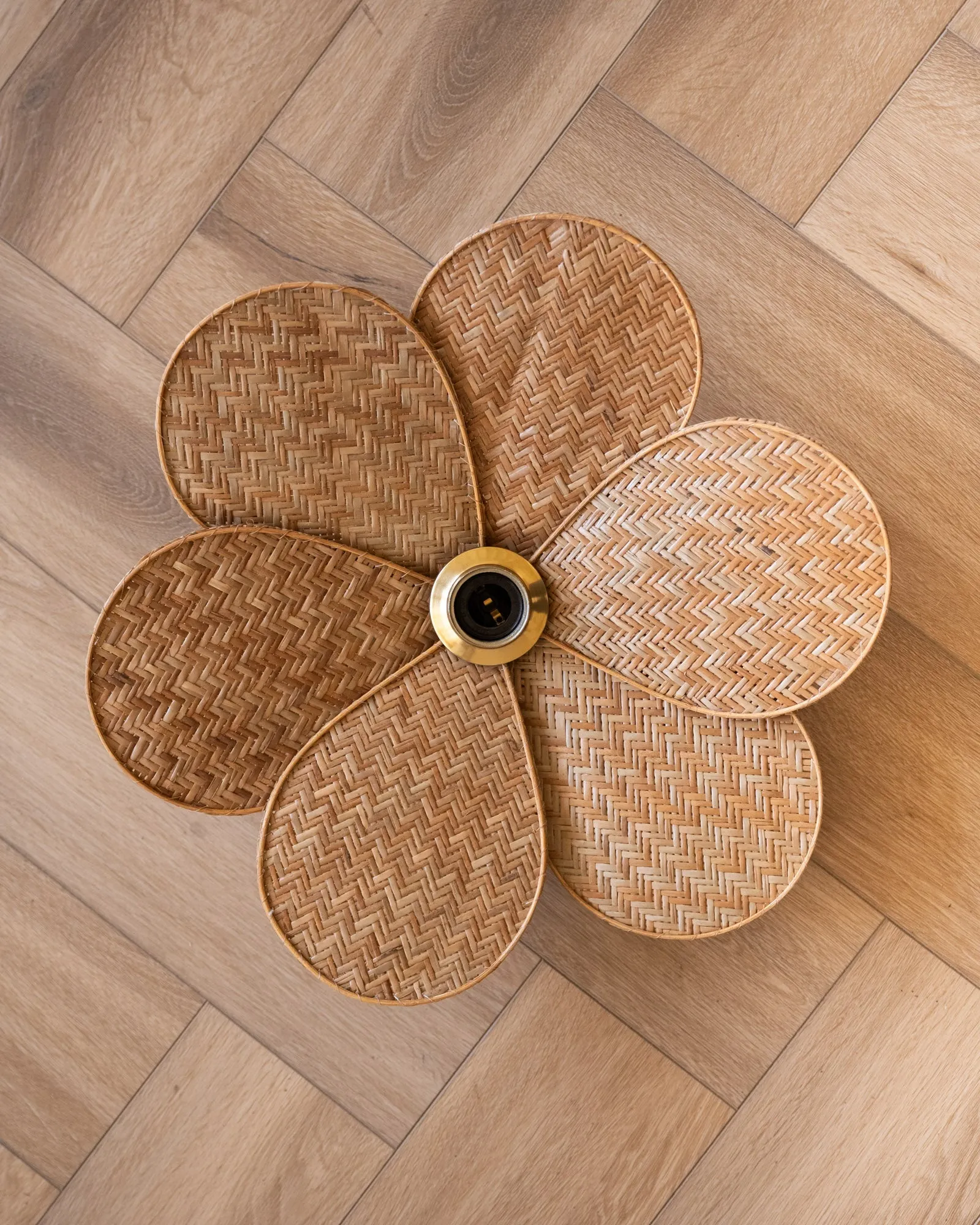 Wall Lamp Rotan Flower