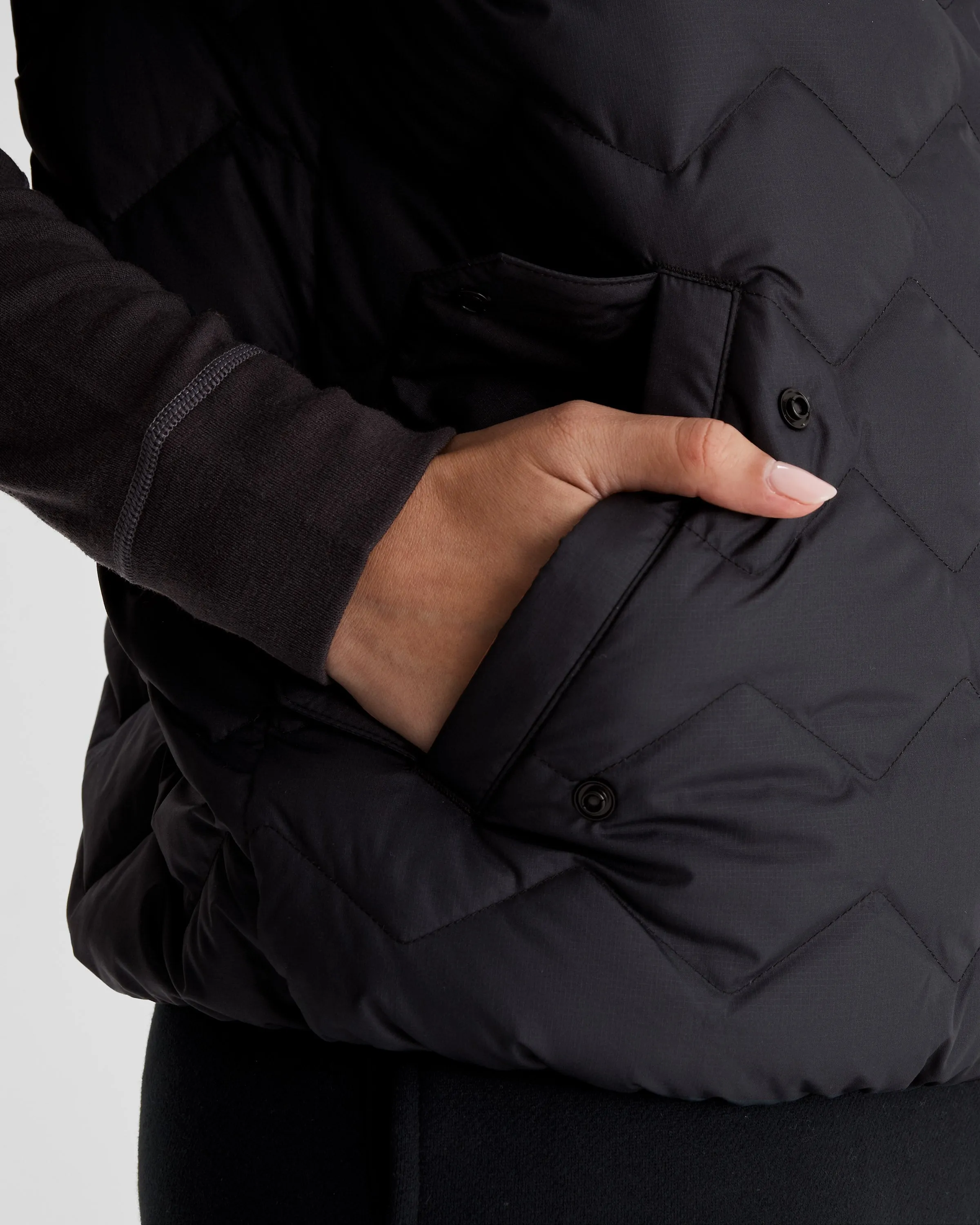 Women's Any Time Down Short Vest - Black Stingray